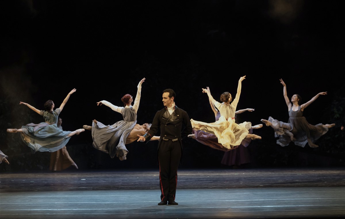 Photo: ГОРДОСТ И ПРЕДРАЗСЪДЪЦИ / PRIDE AND PREJUDICE