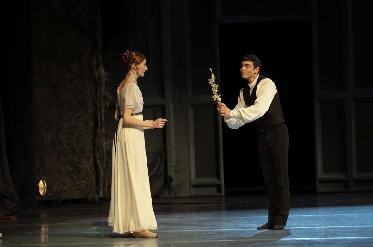 Photo: ГОРДОСТ И ПРЕДРАЗСЪДЪЦИ / PRIDE AND PREJUDICE