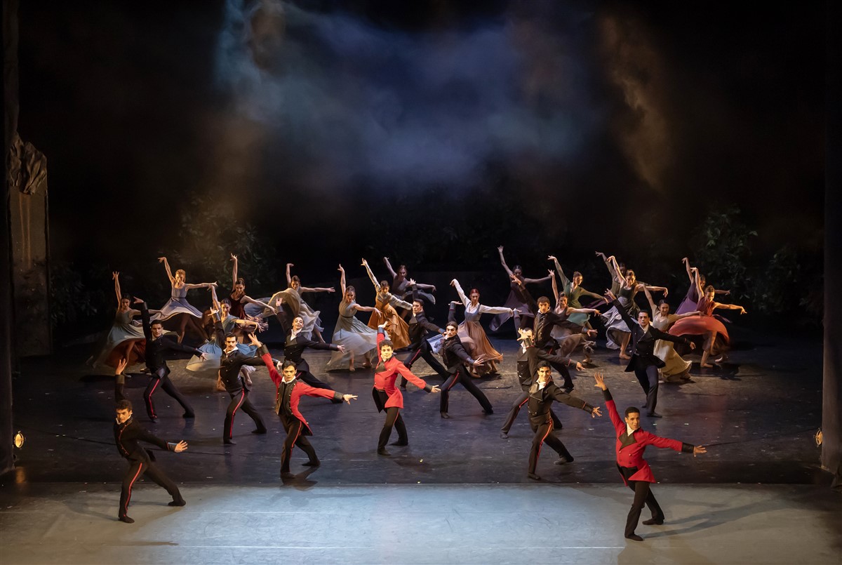 Photo: ГОРДОСТ И ПРЕДРАЗСЪДЪЦИ / PRIDE AND PREJUDICE