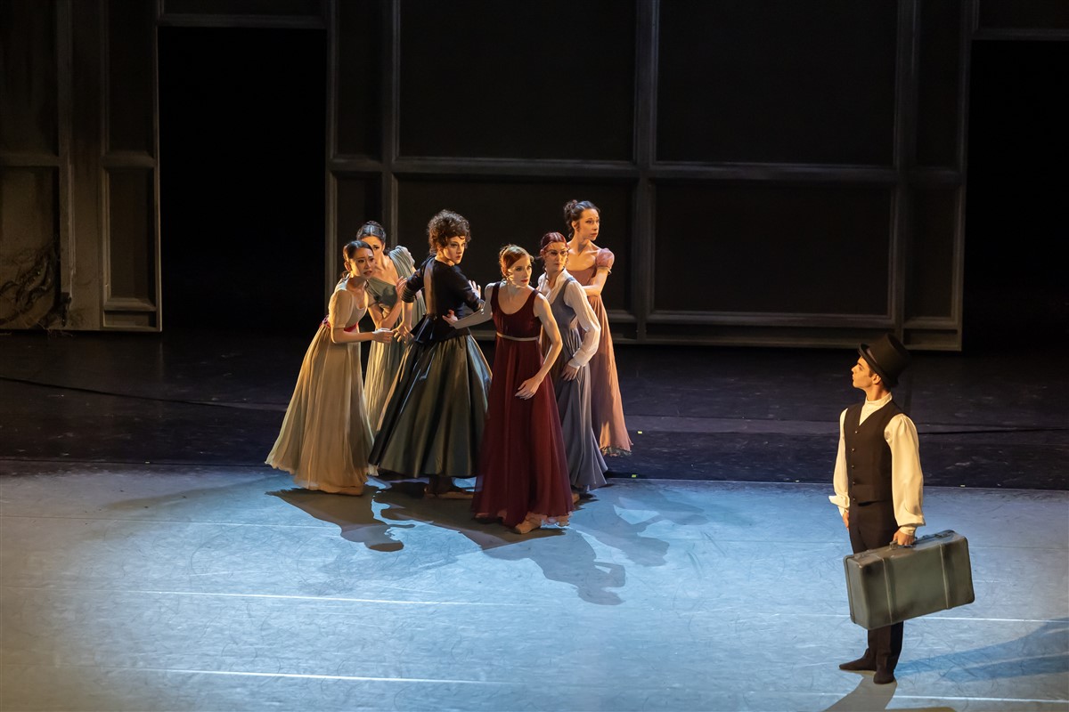 Photo: ГОРДОСТ И ПРЕДРАЗСЪДЪЦИ / PRIDE AND PREJUDICE