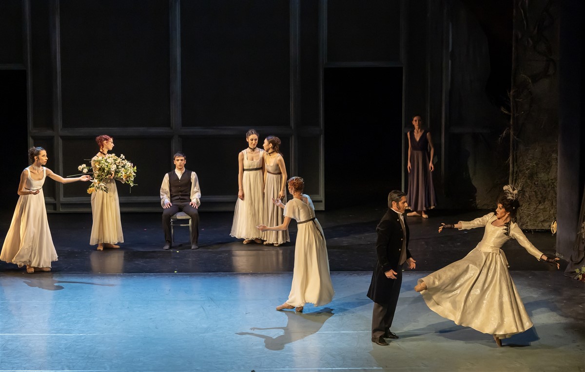 Photo: ГОРДОСТ И ПРЕДРАЗСЪДЪЦИ / PRIDE AND PREJUDICE