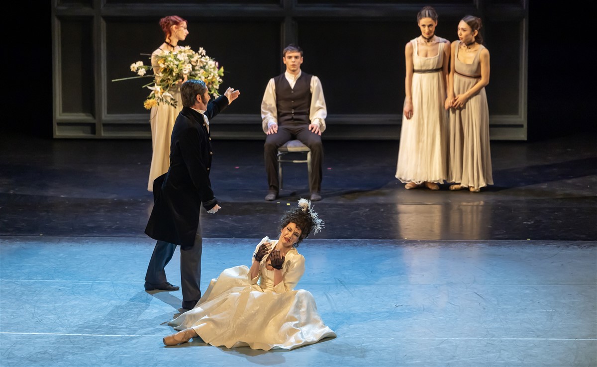 Photo: ГОРДОСТ И ПРЕДРАЗСЪДЪЦИ / PRIDE AND PREJUDICE