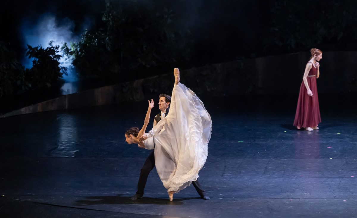 Photo: ГОРДОСТ И ПРЕДРАЗСЪДЪЦИ / PRIDE AND PREJUDICE