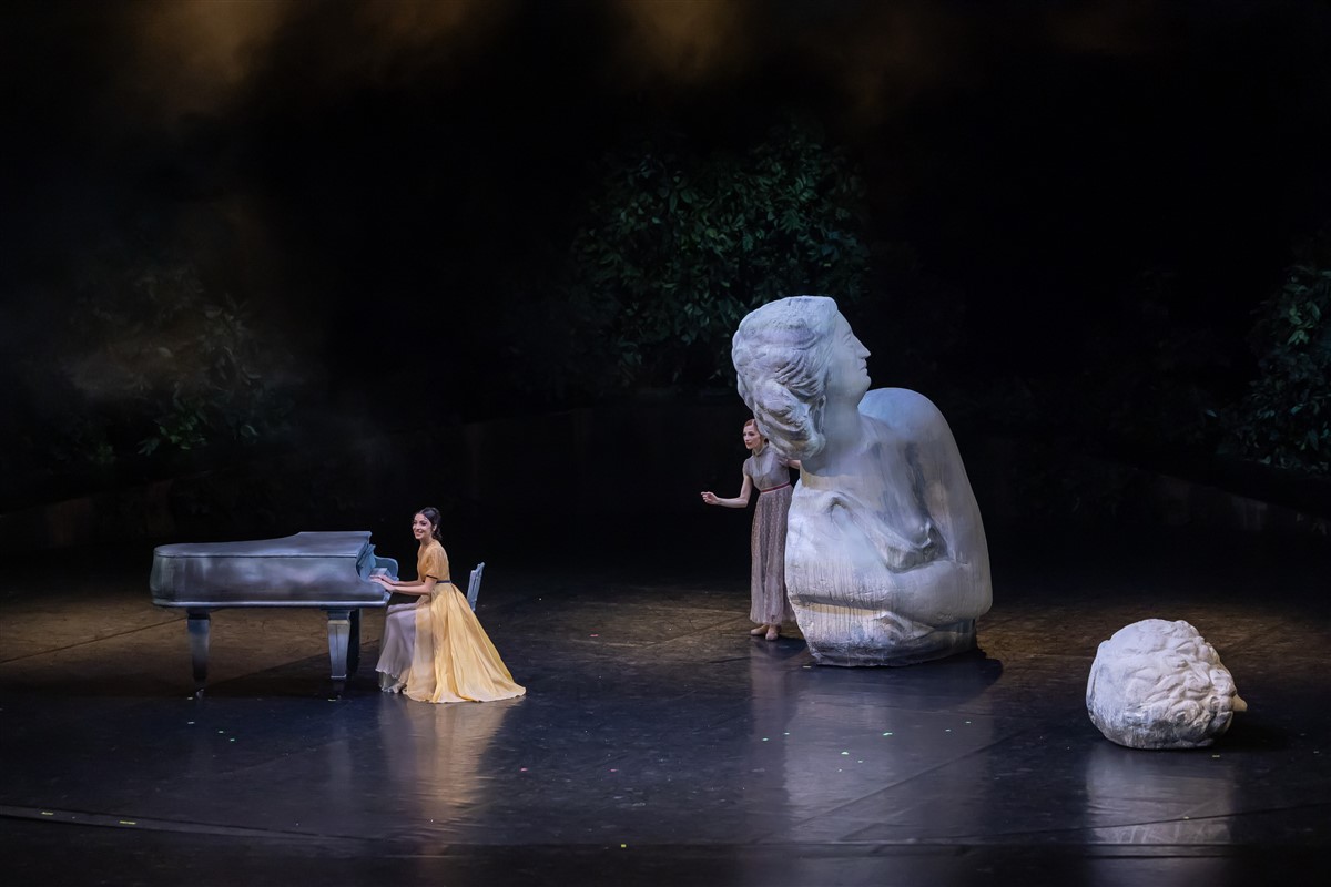 Photo: ГОРДОСТ И ПРЕДРАЗСЪДЪЦИ / PRIDE AND PREJUDICE