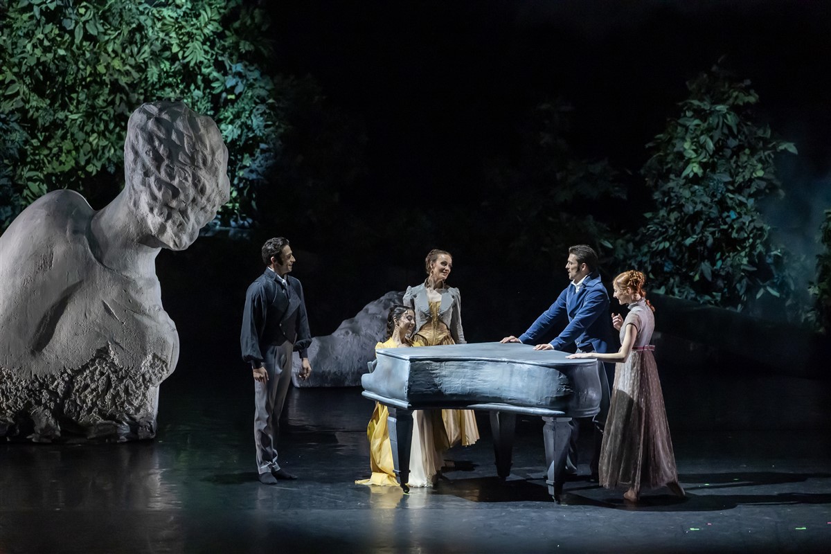 Photo: ГОРДОСТ И ПРЕДРАЗСЪДЪЦИ / PRIDE AND PREJUDICE