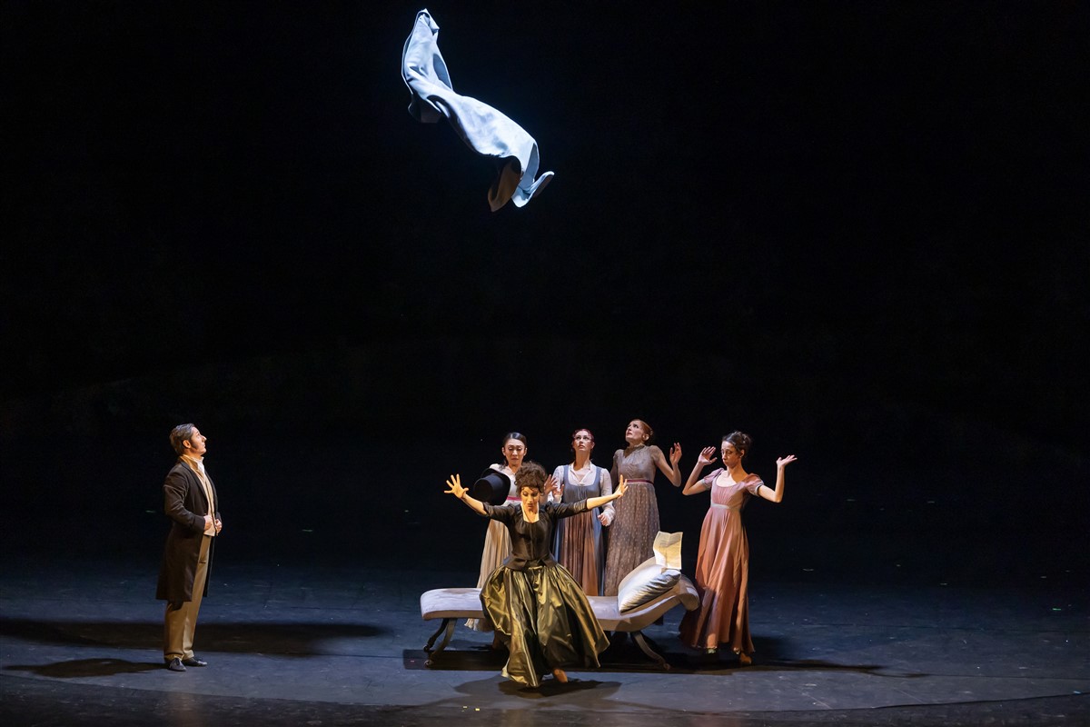 Photo: ГОРДОСТ И ПРЕДРАЗСЪДЪЦИ / PRIDE AND PREJUDICE