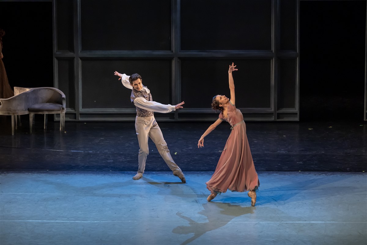 Photo: ГОРДОСТ И ПРЕДРАЗСЪДЪЦИ / PRIDE AND PREJUDICE