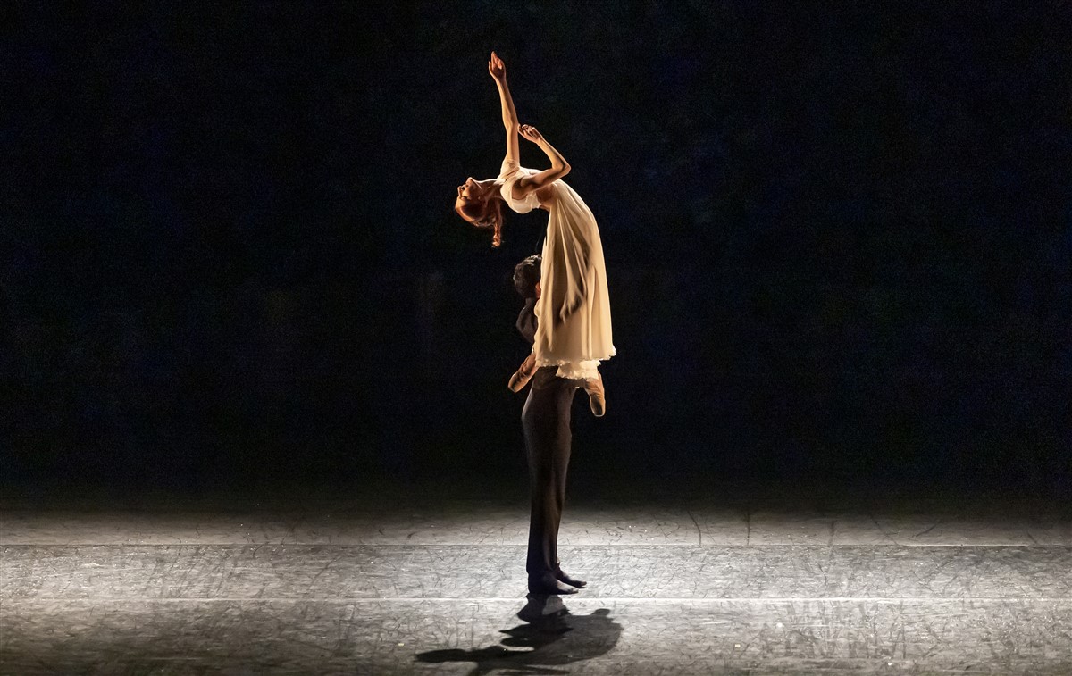 Photo: ГОРДОСТ И ПРЕДРАЗСЪДЪЦИ / PRIDE AND PREJUDICE