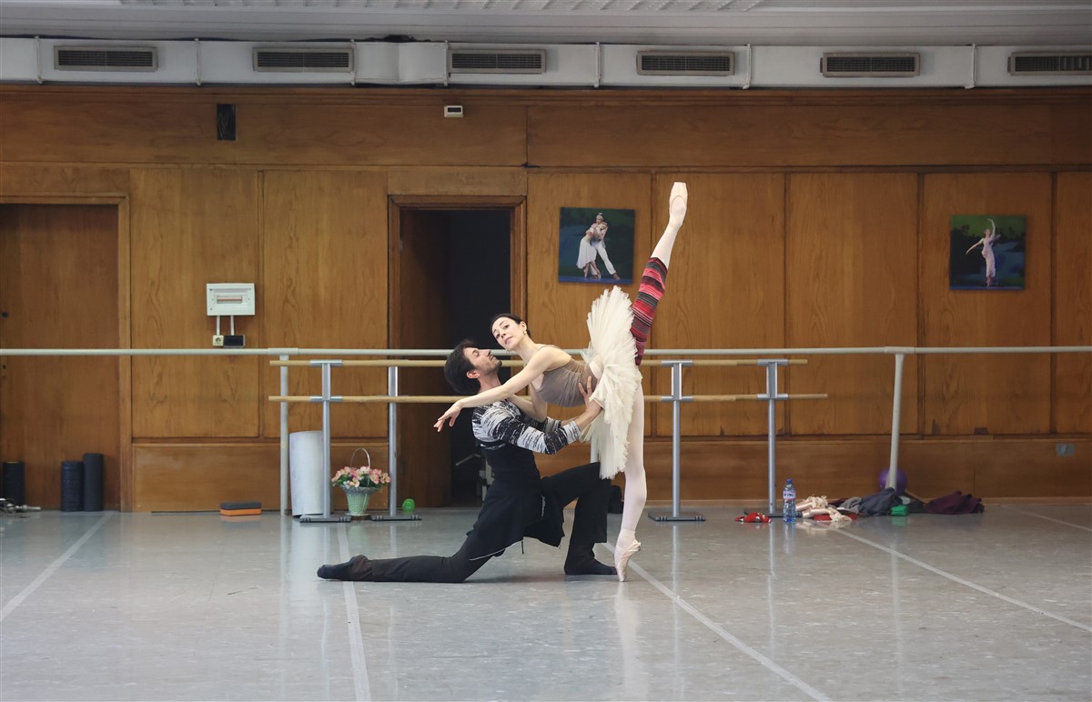 Световнопризнатата примабалерина Мая Макатели на 17 април гостува в ролята на Аврора