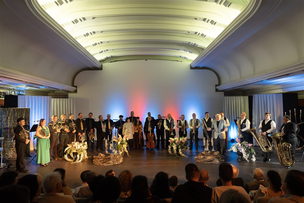 Споделени кадри от концерта „Звук в блясък“