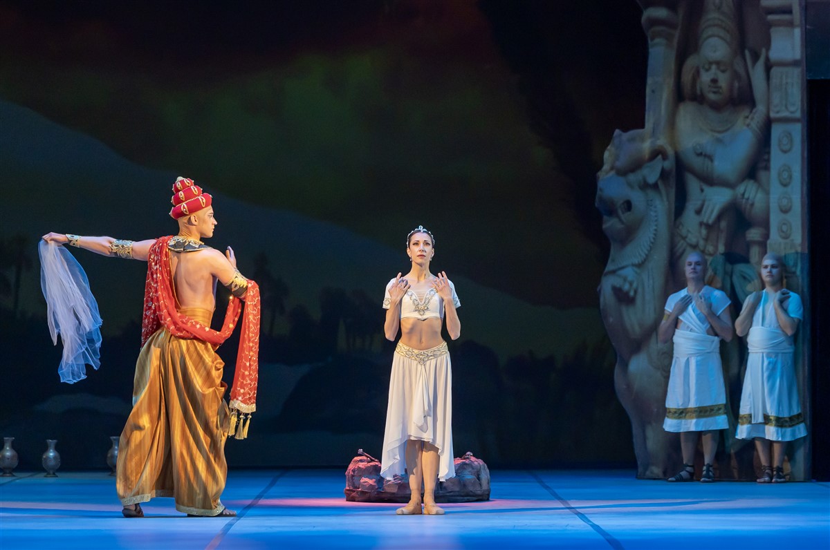 Снимка: БАЯДЕРКА / LA BAYADÈRE Ballet by Ludwig Minkus