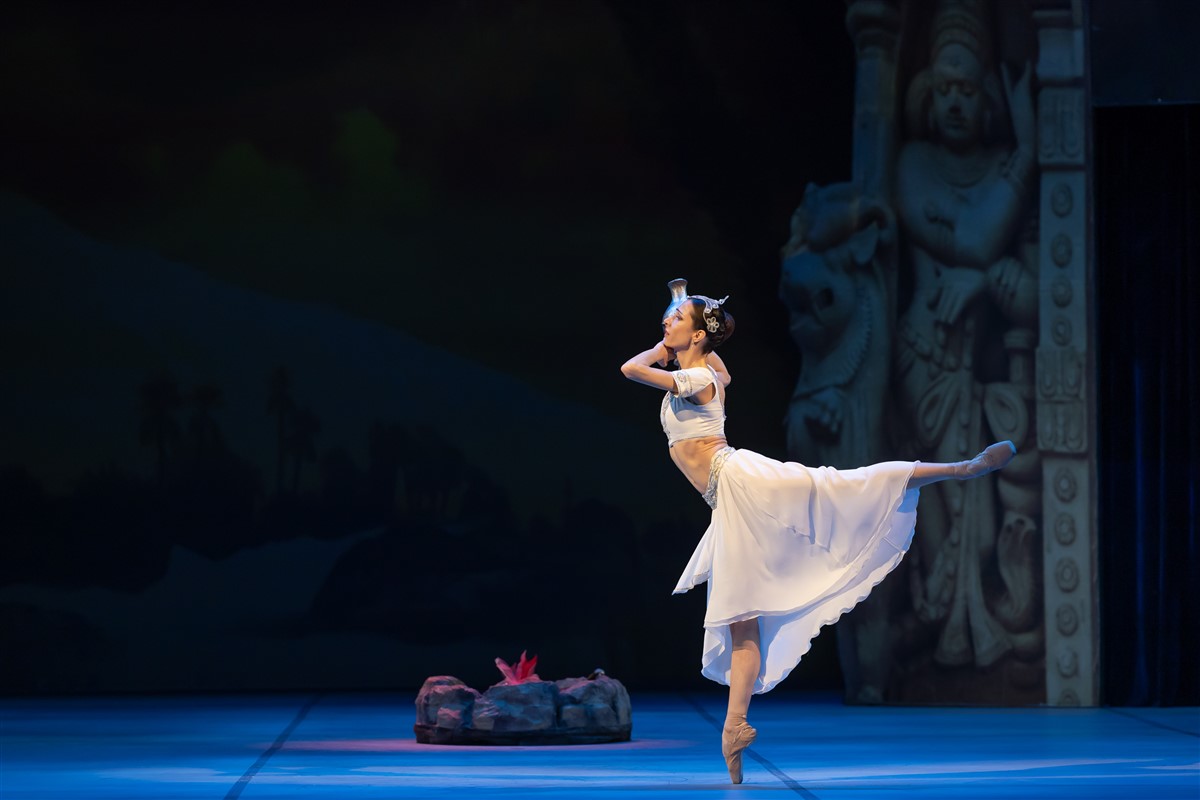 Снимка: БАЯДЕРКА / LA BAYADÈRE Ballet by Ludwig Minkus