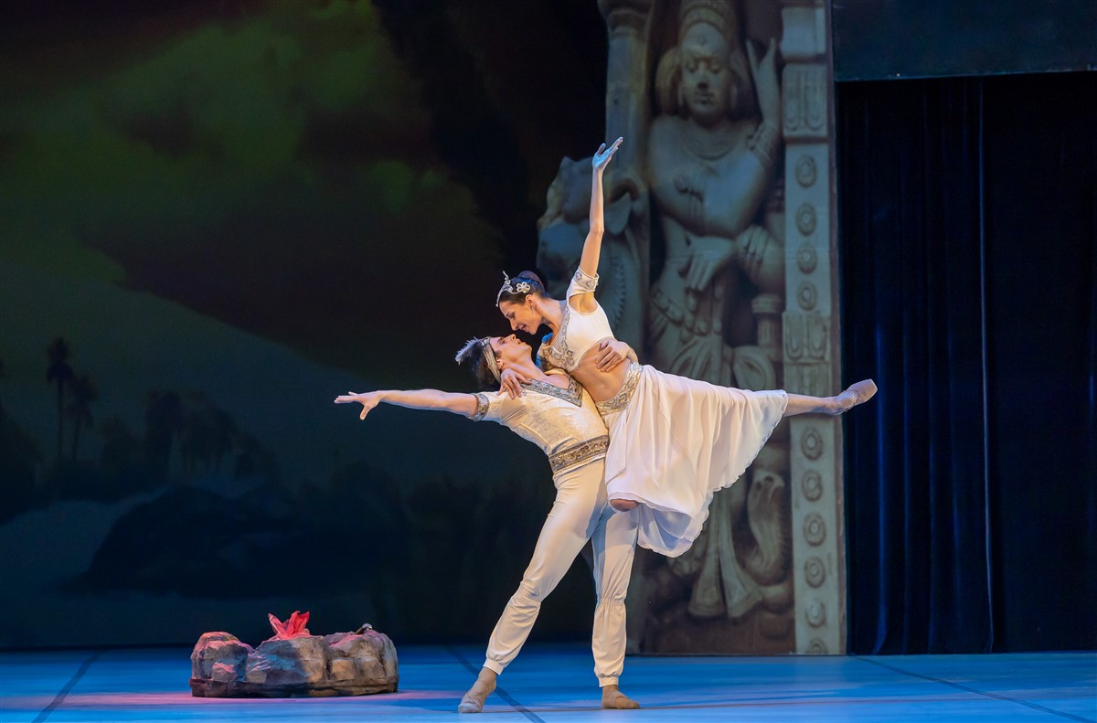 Снимка: БАЯДЕРКА / LA BAYADÈRE Ballet by Ludwig Minkus