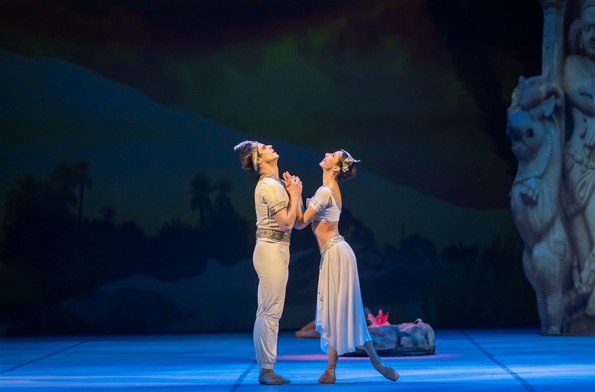 Снимка: БАЯДЕРКА / LA BAYADÈRE Ballet by Ludwig Minkus