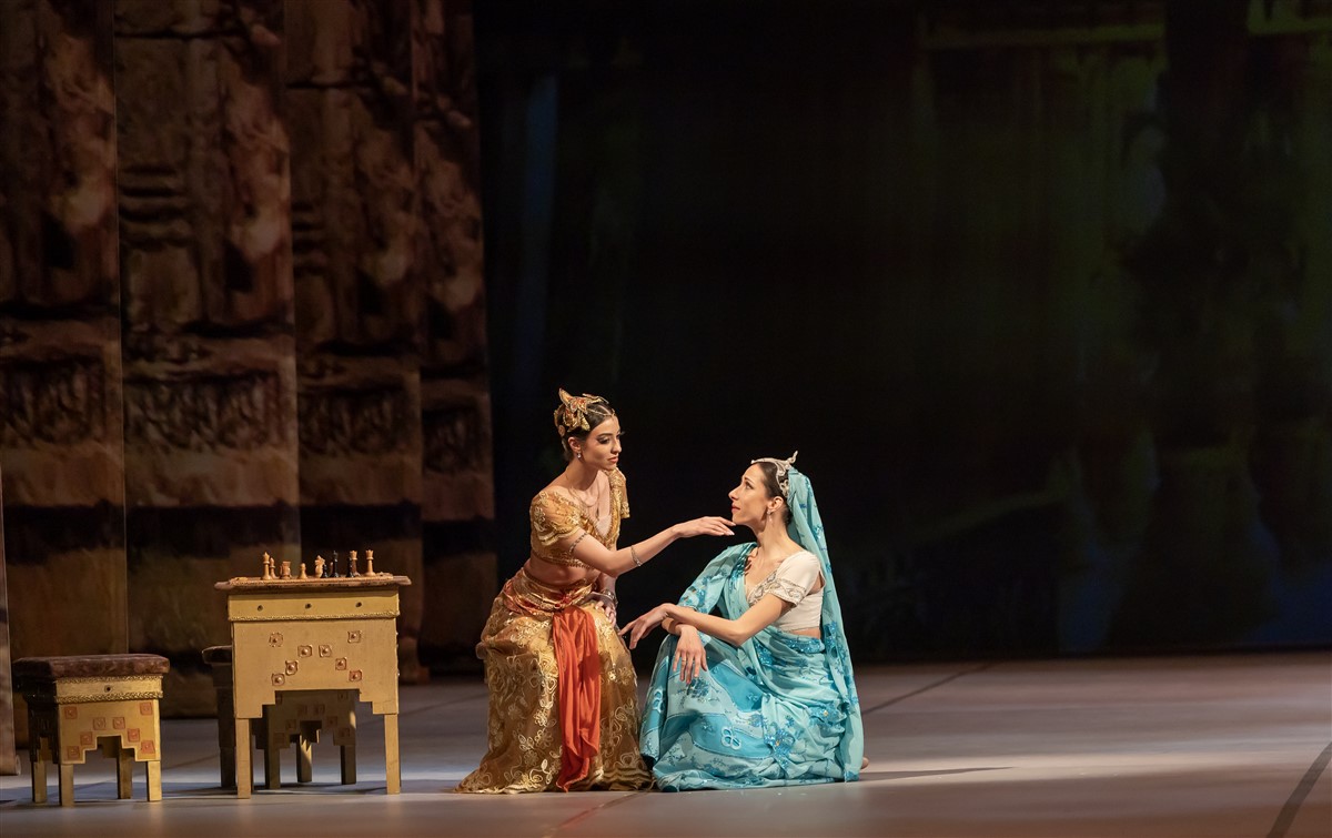Снимка: БАЯДЕРКА / LA BAYADÈRE Ballet by Ludwig Minkus