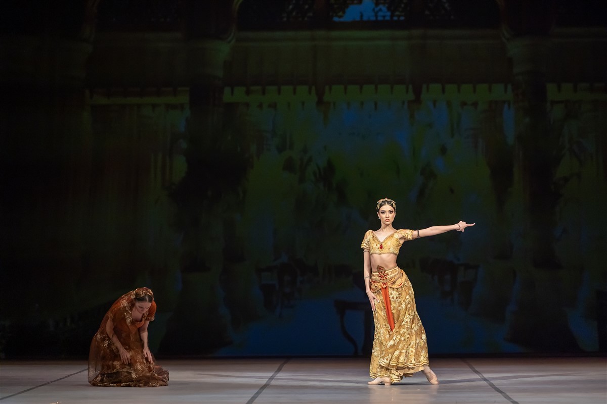 Снимка: БАЯДЕРКА / LA BAYADÈRE Ballet by Ludwig Minkus