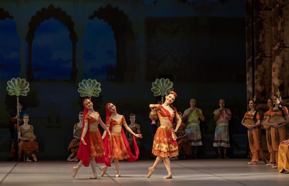 Снимка: БАЯДЕРКА / LA BAYADÈRE Ballet by Ludwig Minkus