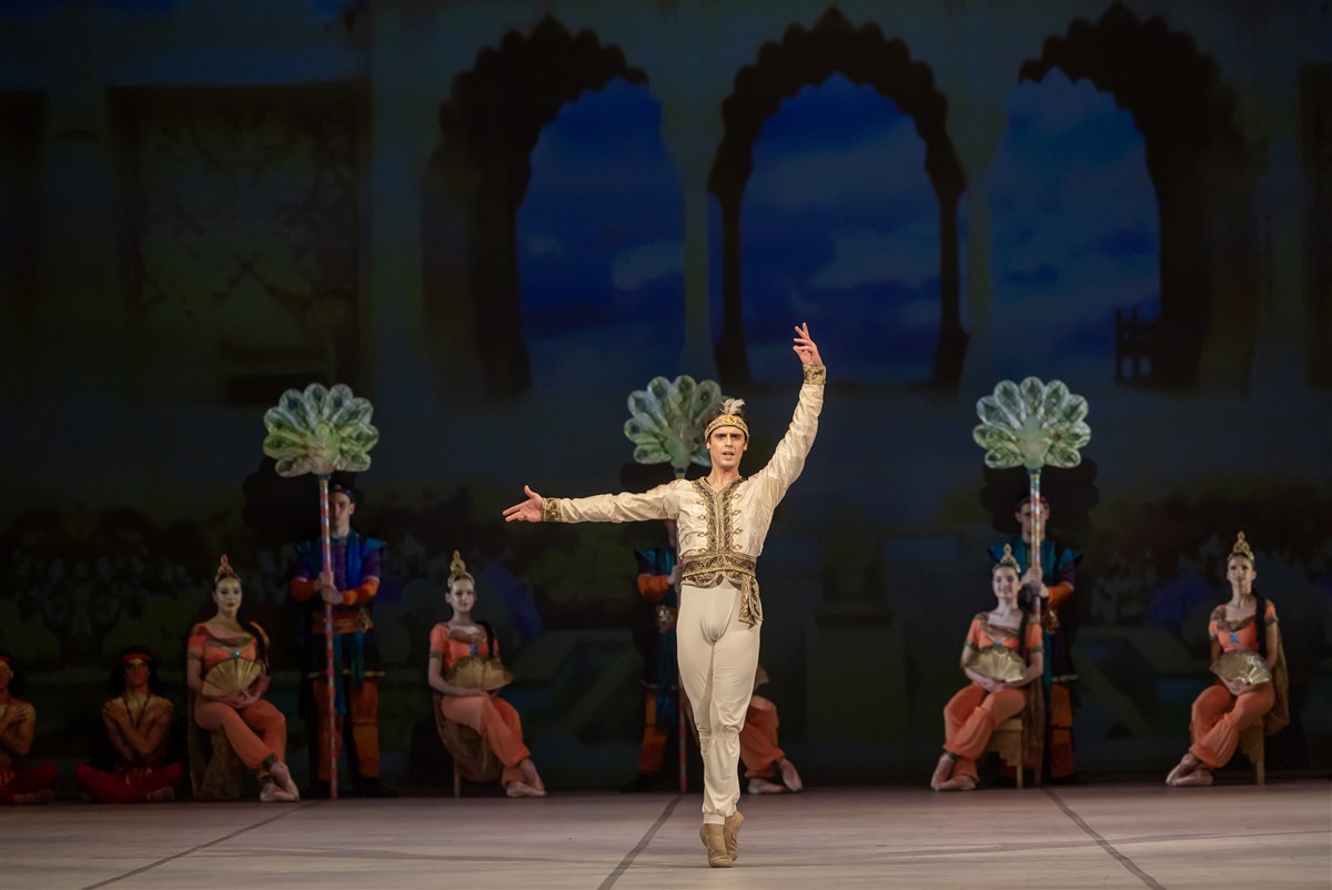 Снимка: БАЯДЕРКА / LA BAYADÈRE Ballet by Ludwig Minkus