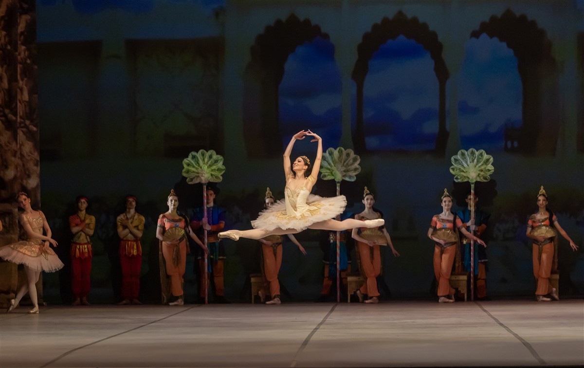 Снимка: БАЯДЕРКА / LA BAYADÈRE Ballet by Ludwig Minkus