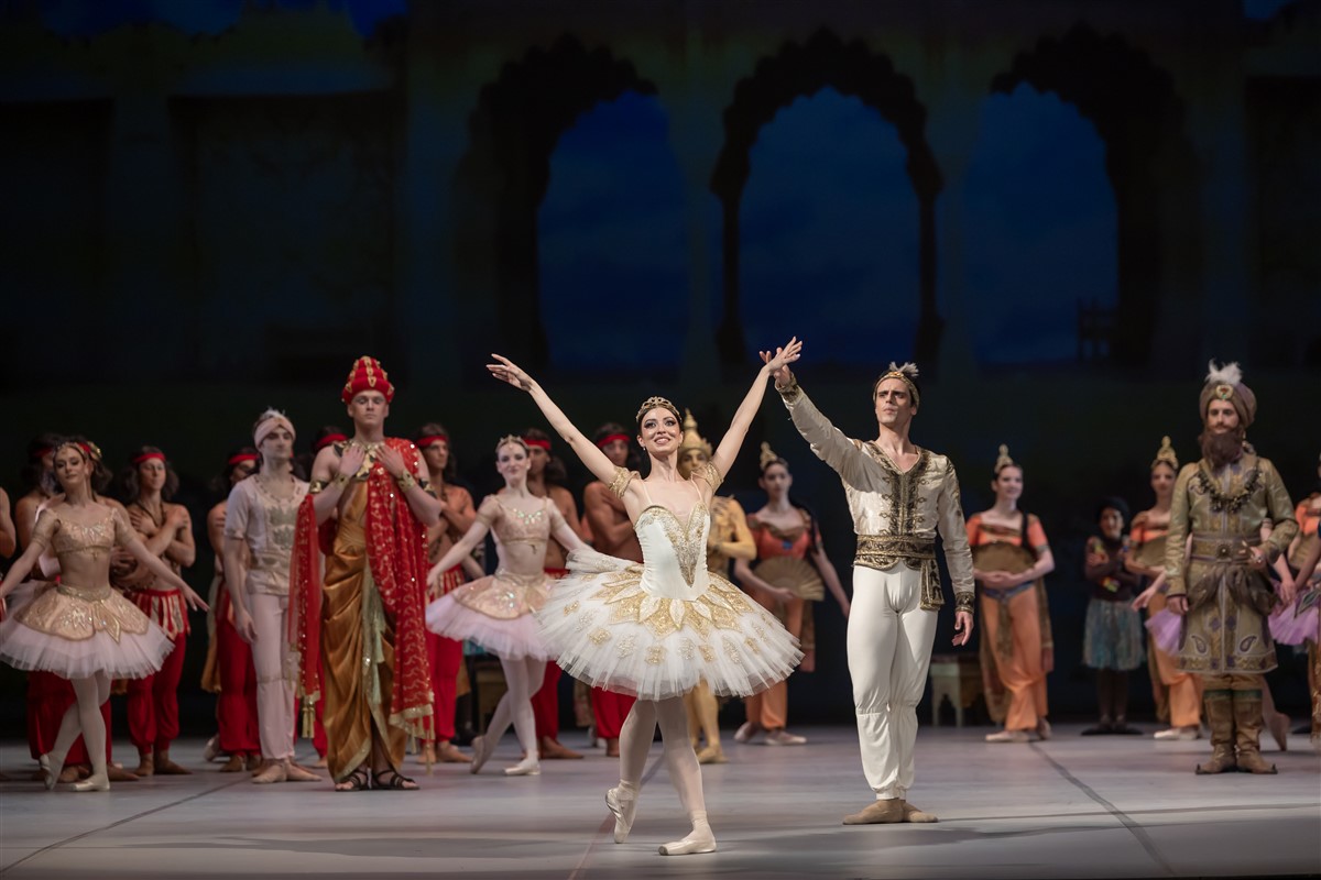 Снимка: БАЯДЕРКА / LA BAYADÈRE Ballet by Ludwig Minkus
