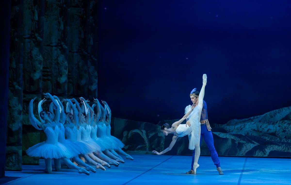 Снимка: БАЯДЕРКА / LA BAYADÈRE Ballet by Ludwig Minkus