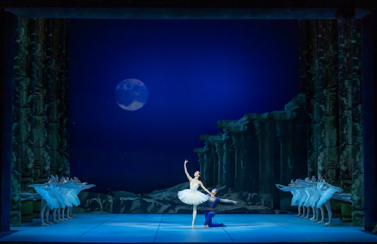 Снимка: БАЯДЕРКА / LA BAYADÈRE Ballet by Ludwig Minkus