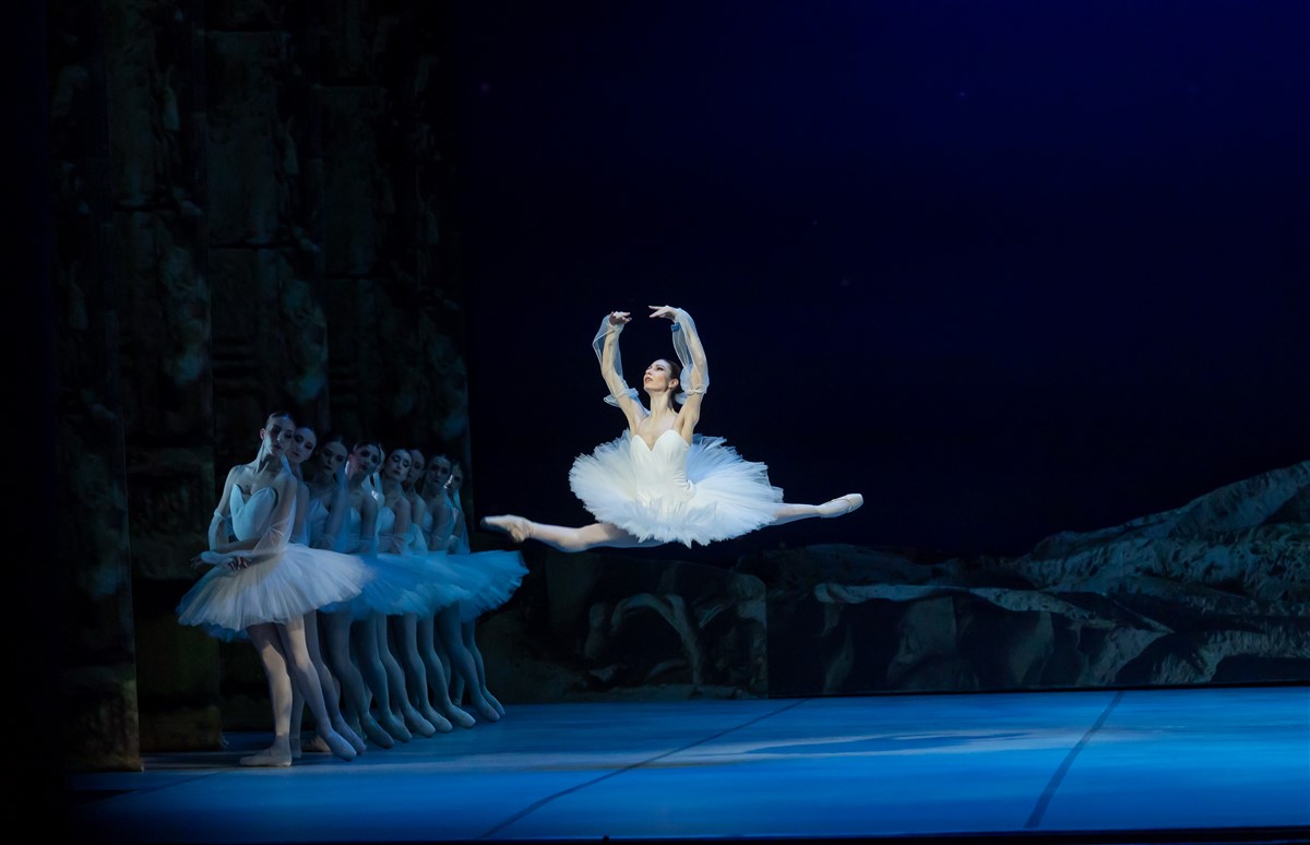 Снимка: БАЯДЕРКА / LA BAYADÈRE Ballet by Ludwig Minkus