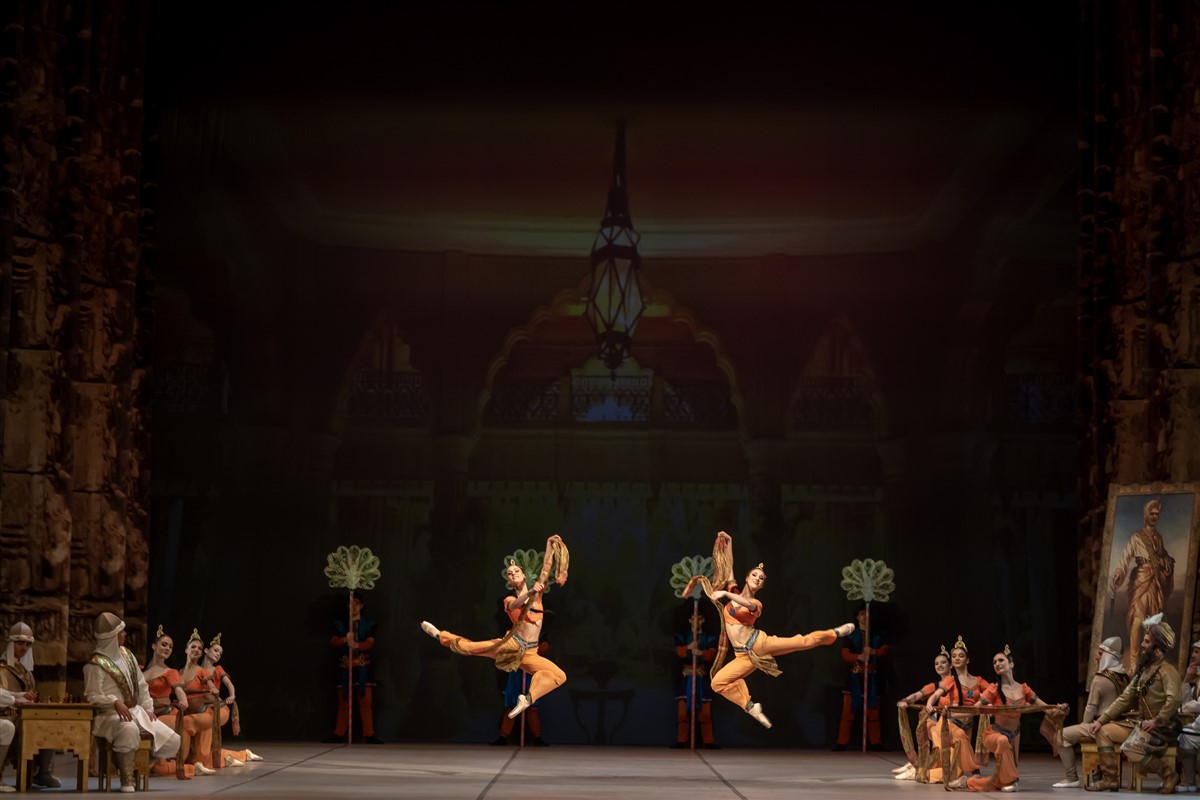Снимка: БАЯДЕРКА / LA BAYADÈRE Ballet by Ludwig Minkus
