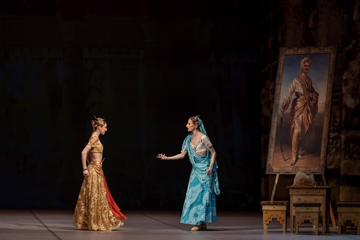 Снимка: БАЯДЕРКА / LA BAYADÈRE Ballet by Ludwig Minkus