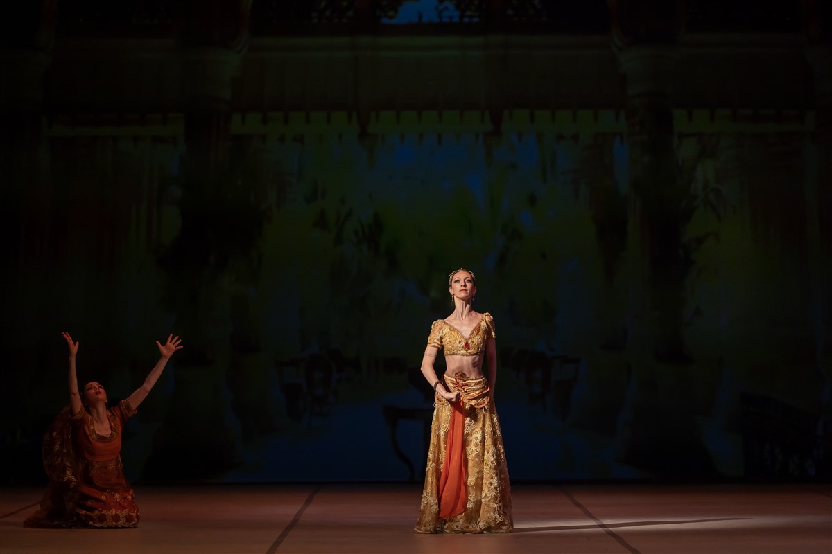 Снимка: БАЯДЕРКА / LA BAYADÈRE Ballet by Ludwig Minkus