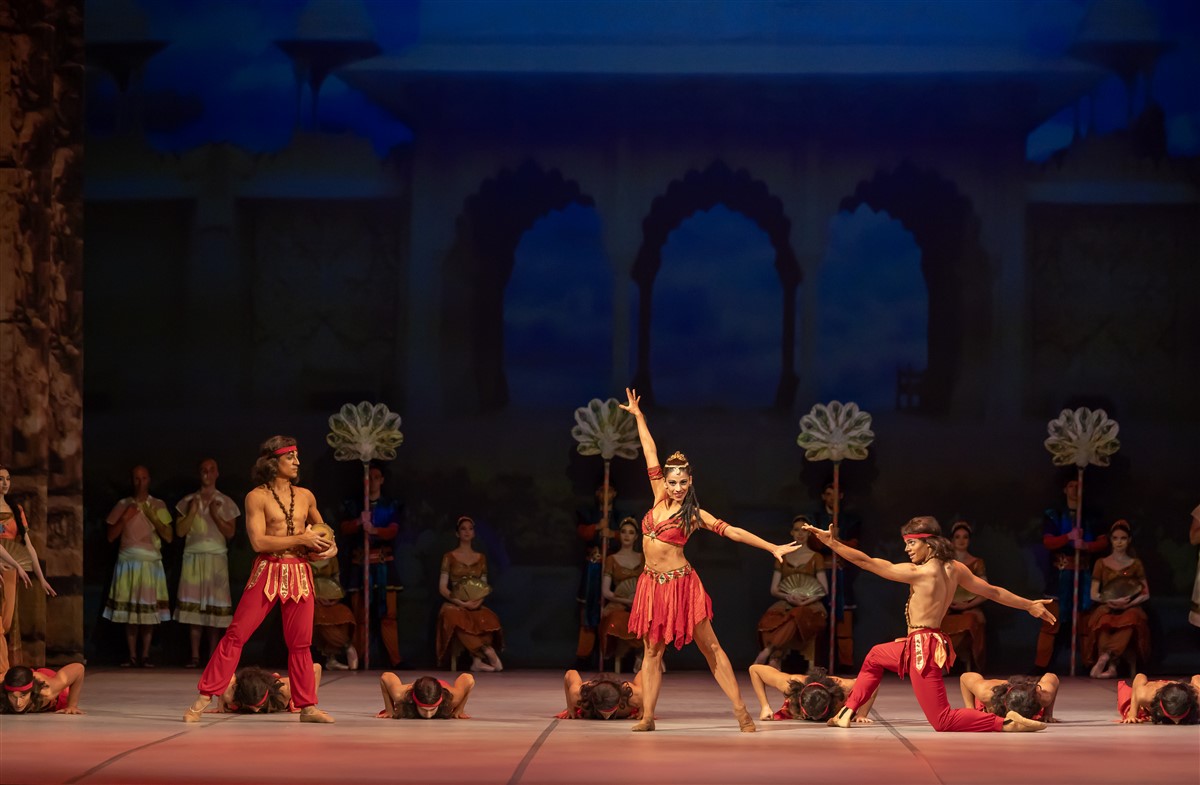 Снимка: БАЯДЕРКА / LA BAYADÈRE Ballet by Ludwig Minkus