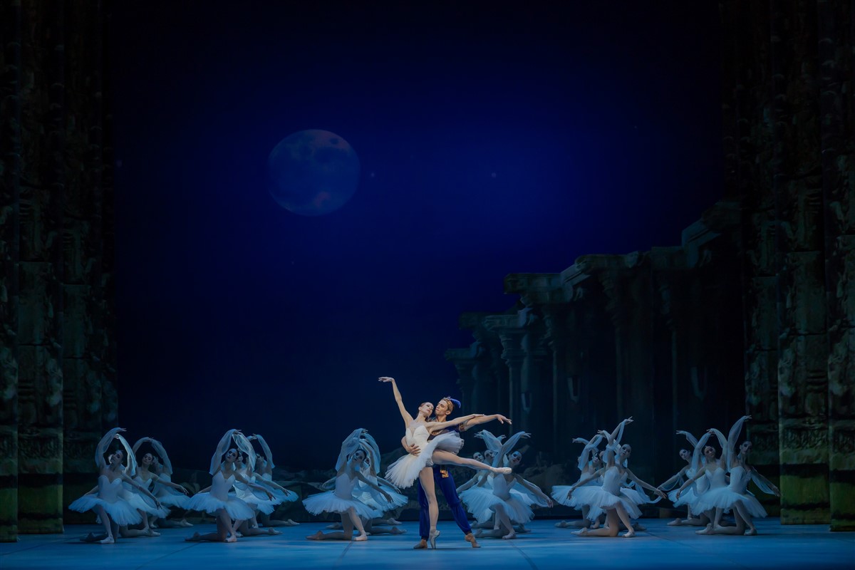 Снимка: БАЯДЕРКА / LA BAYADÈRE Ballet by Ludwig Minkus
