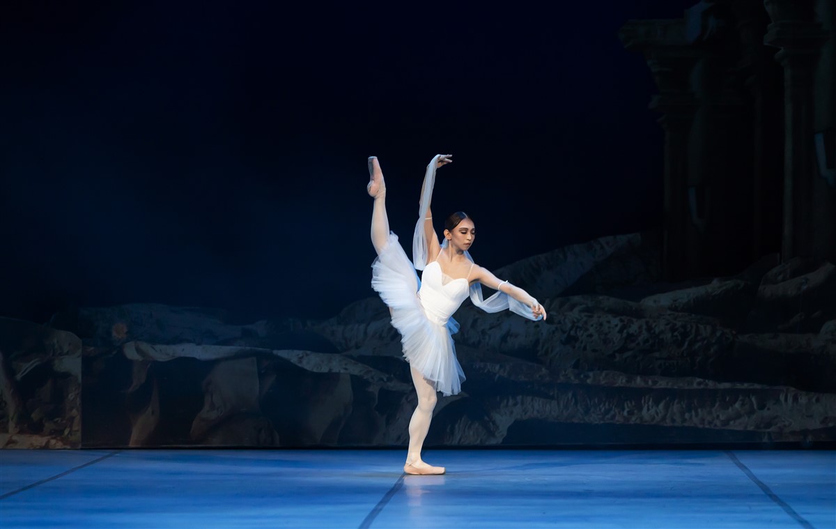 Снимка: БАЯДЕРКА / LA BAYADÈRE Ballet by Ludwig Minkus