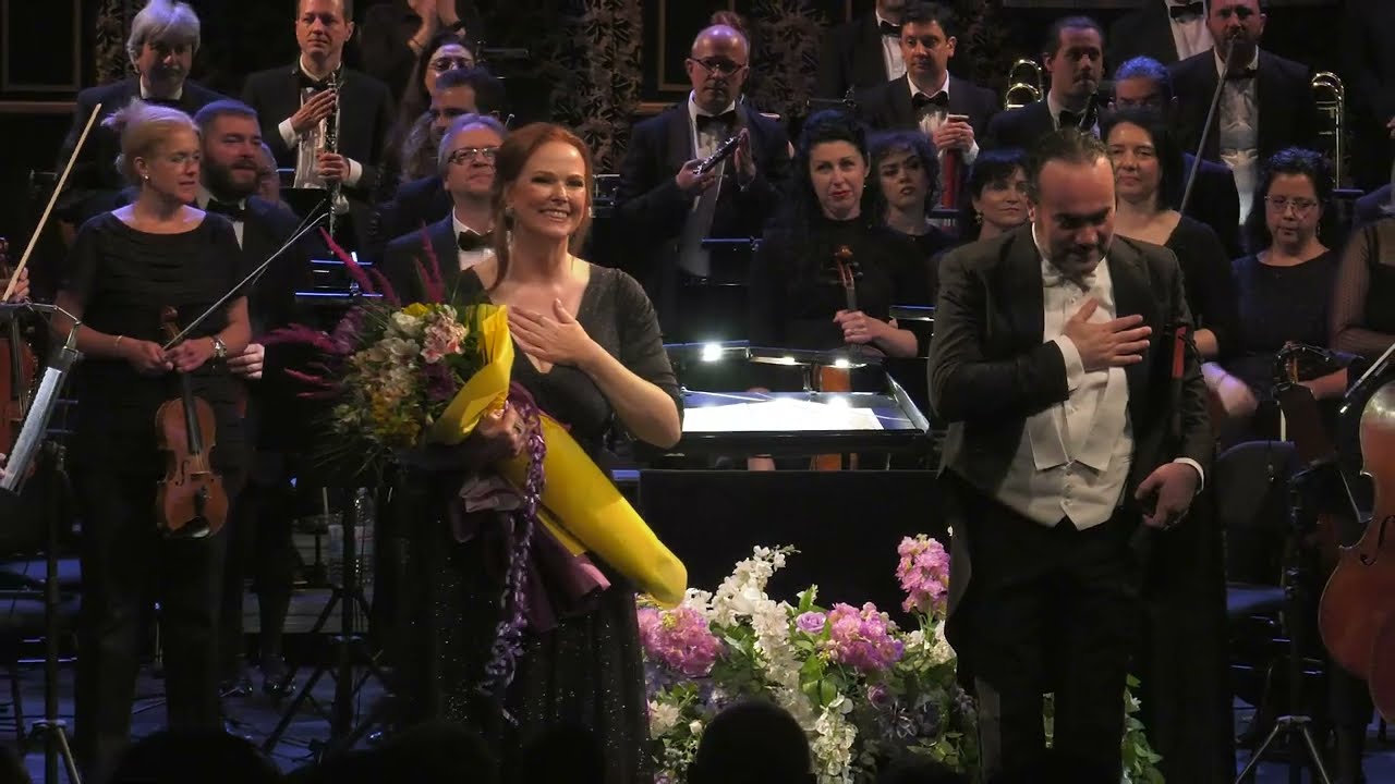 Jessica Pratt delighted her fans with two encores after the official end of the concert on May 3rd. 👏🏻