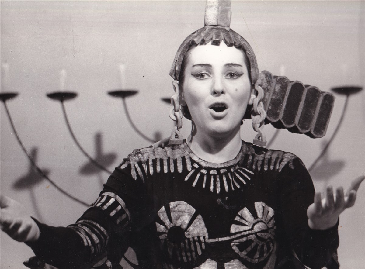 Photo: Гена Димитрова, Набуко-Абигаиле, 1968