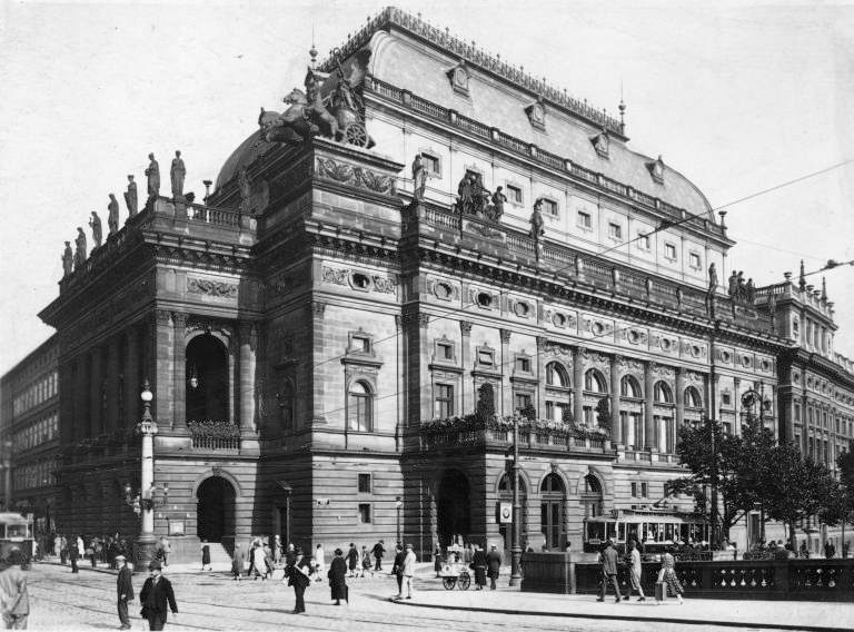 Снимка: Чешката национална опера,  Прага през 1935 година