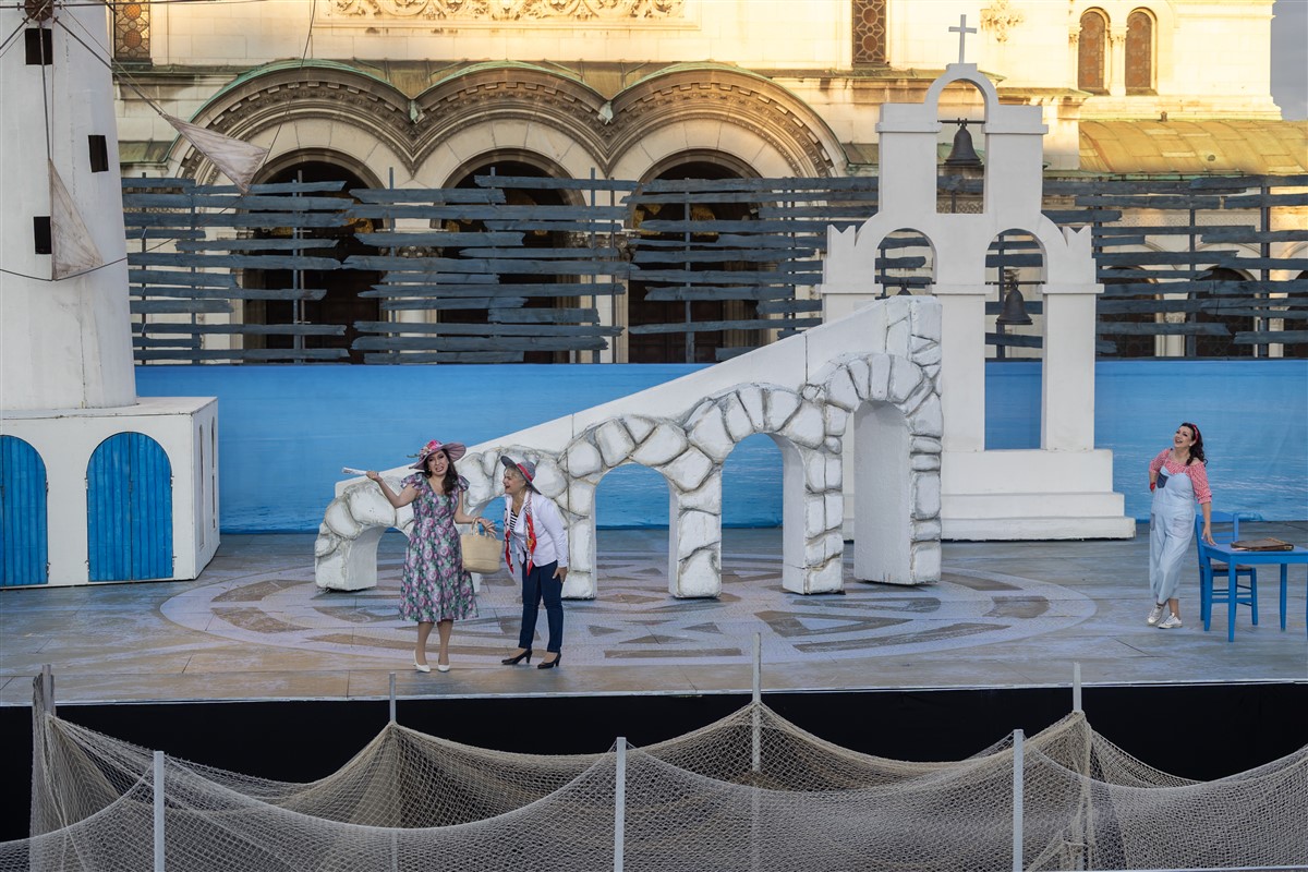 Снимка: MAMMA MIA! - ОПЕРА НА ПЛОЩАДА - пл. "Св.Александър Невски"