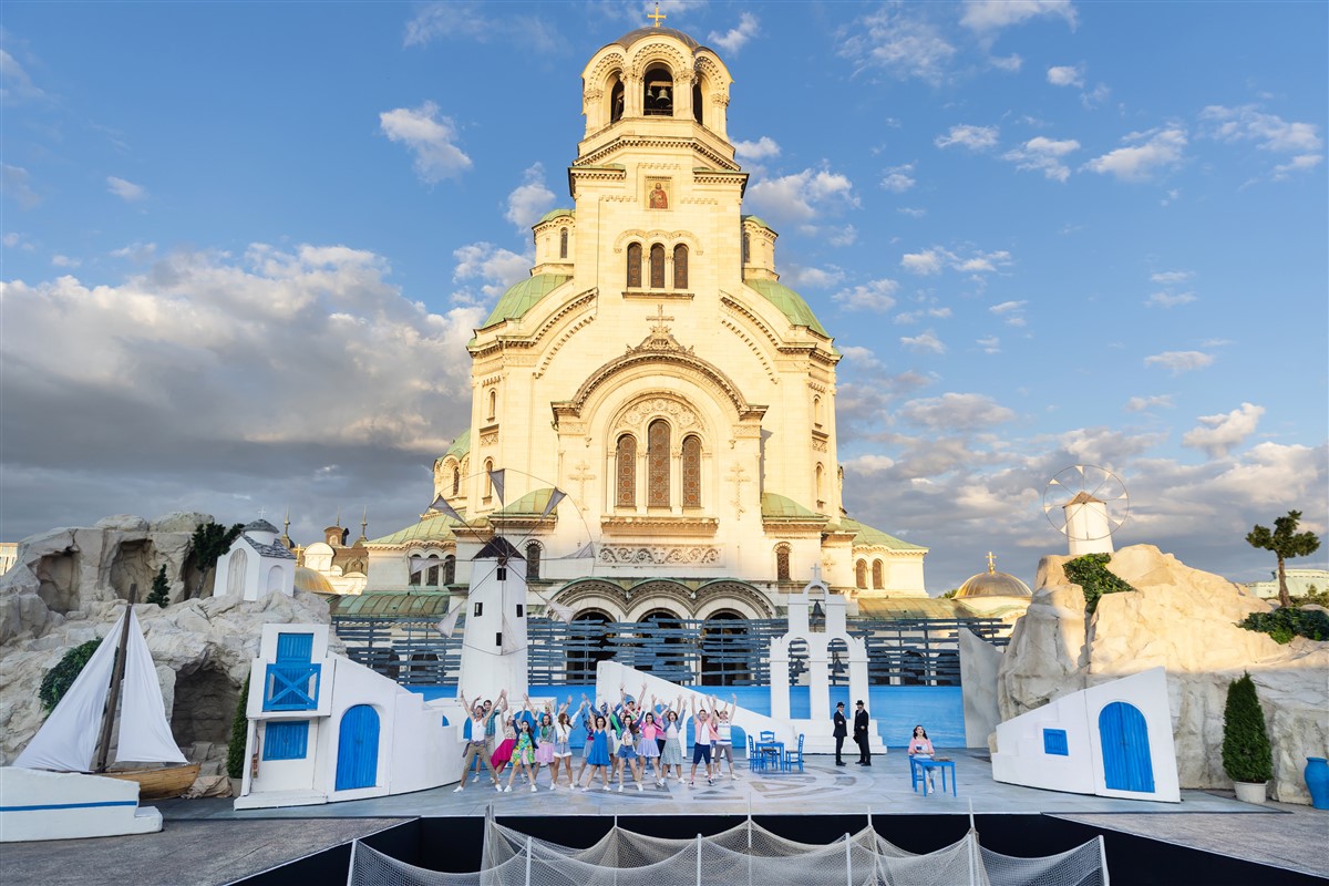 Снимка: MAMMA MIA! - ОПЕРА НА ПЛОЩАДА - пл. "Св.Александър Невски"