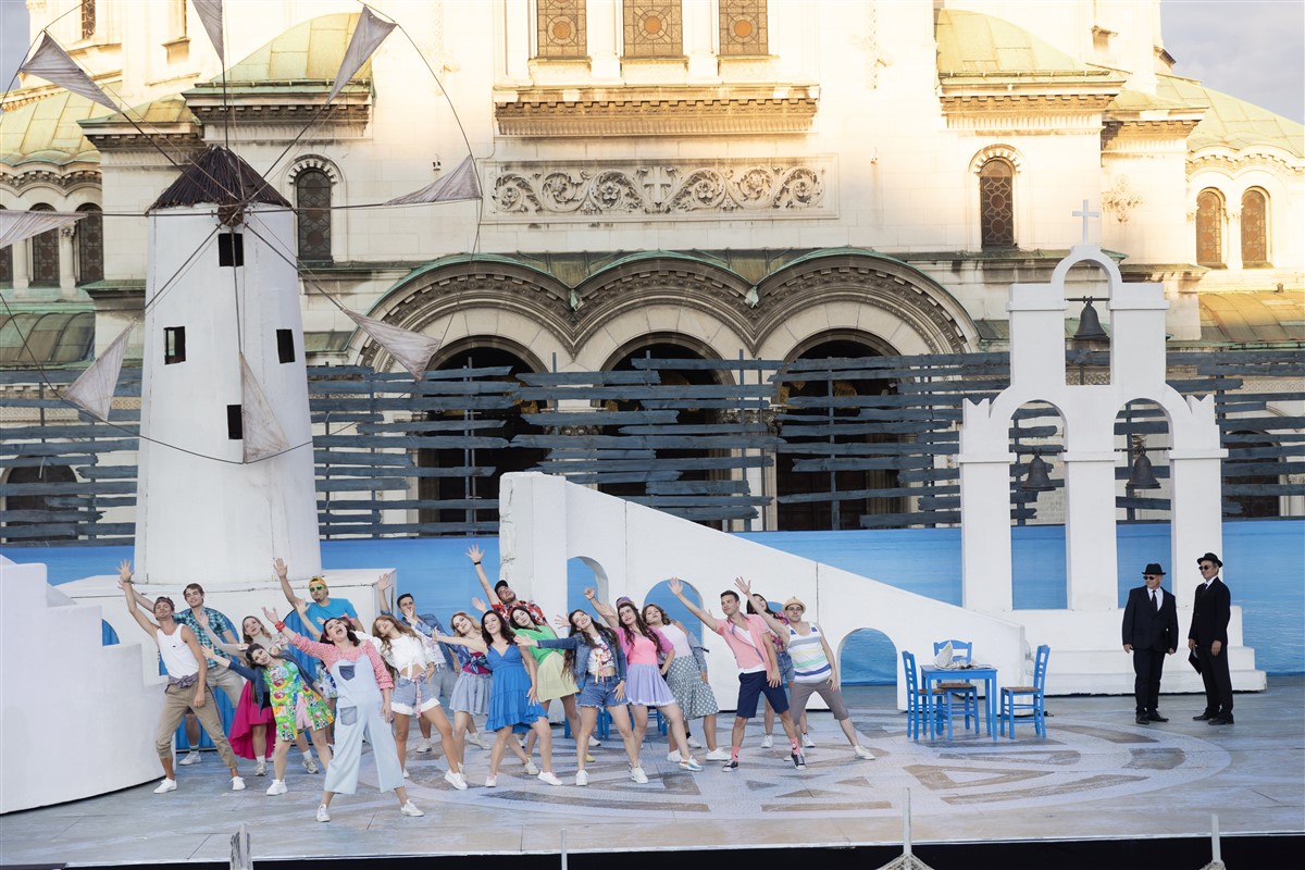 Снимка: MAMMA MIA! - ОПЕРА НА ПЛОЩАДА - пл. "Св.Александър Невски"