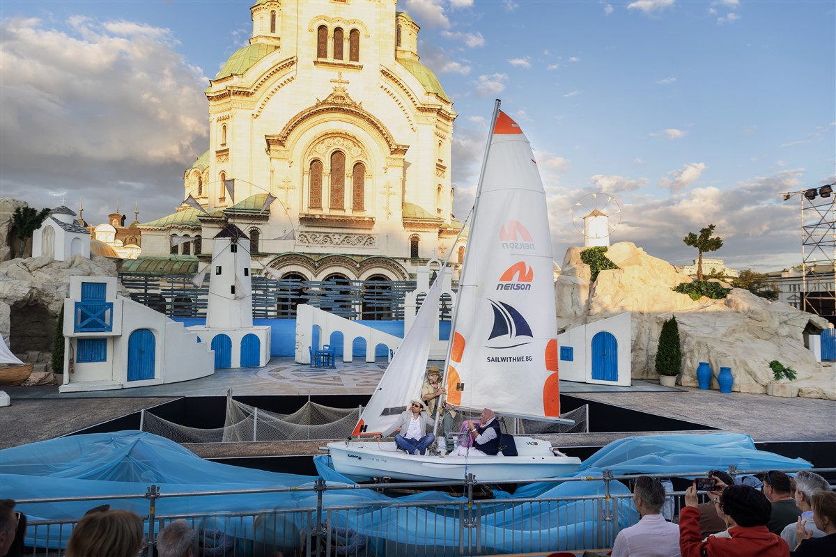 Снимка: MAMMA MIA! - ОПЕРА НА ПЛОЩАДА - пл. "Св.Александър Невски"