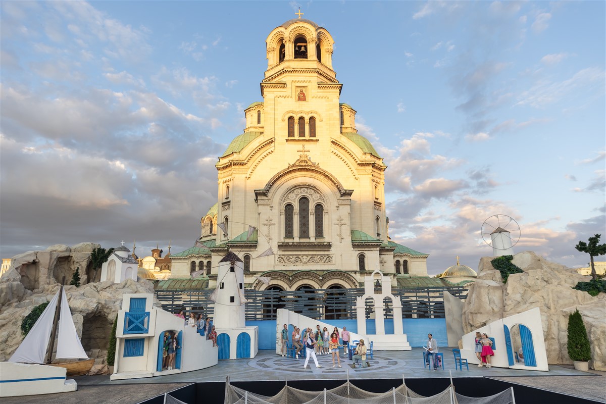 Снимка: MAMMA MIA! - ОПЕРА НА ПЛОЩАДА - пл. "Св.Александър Невски"