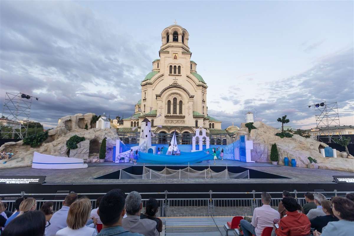 Снимка: MAMMA MIA! - ОПЕРА НА ПЛОЩАДА - пл. "Св.Александър Невски"