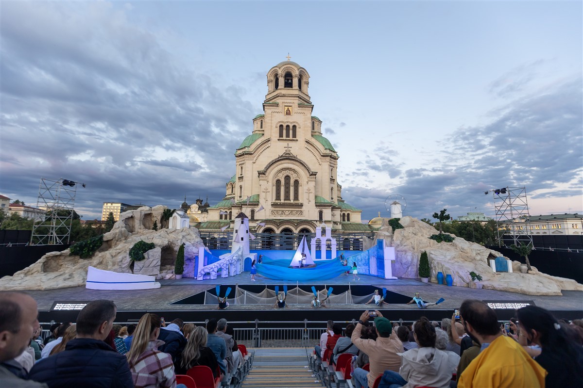 Снимка: MAMMA MIA! - ОПЕРА НА ПЛОЩАДА - пл. "Св.Александър Невски"