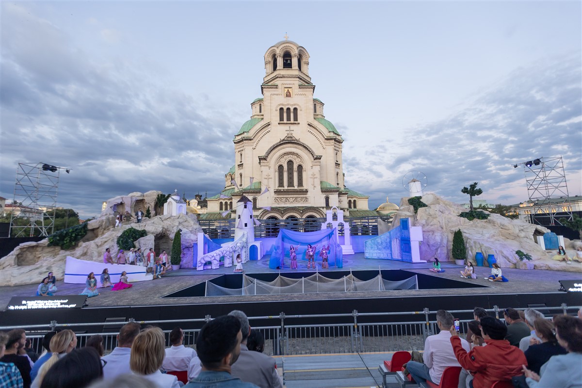 Снимка: MAMMA MIA! - ОПЕРА НА ПЛОЩАДА - пл. "Св.Александър Невски"