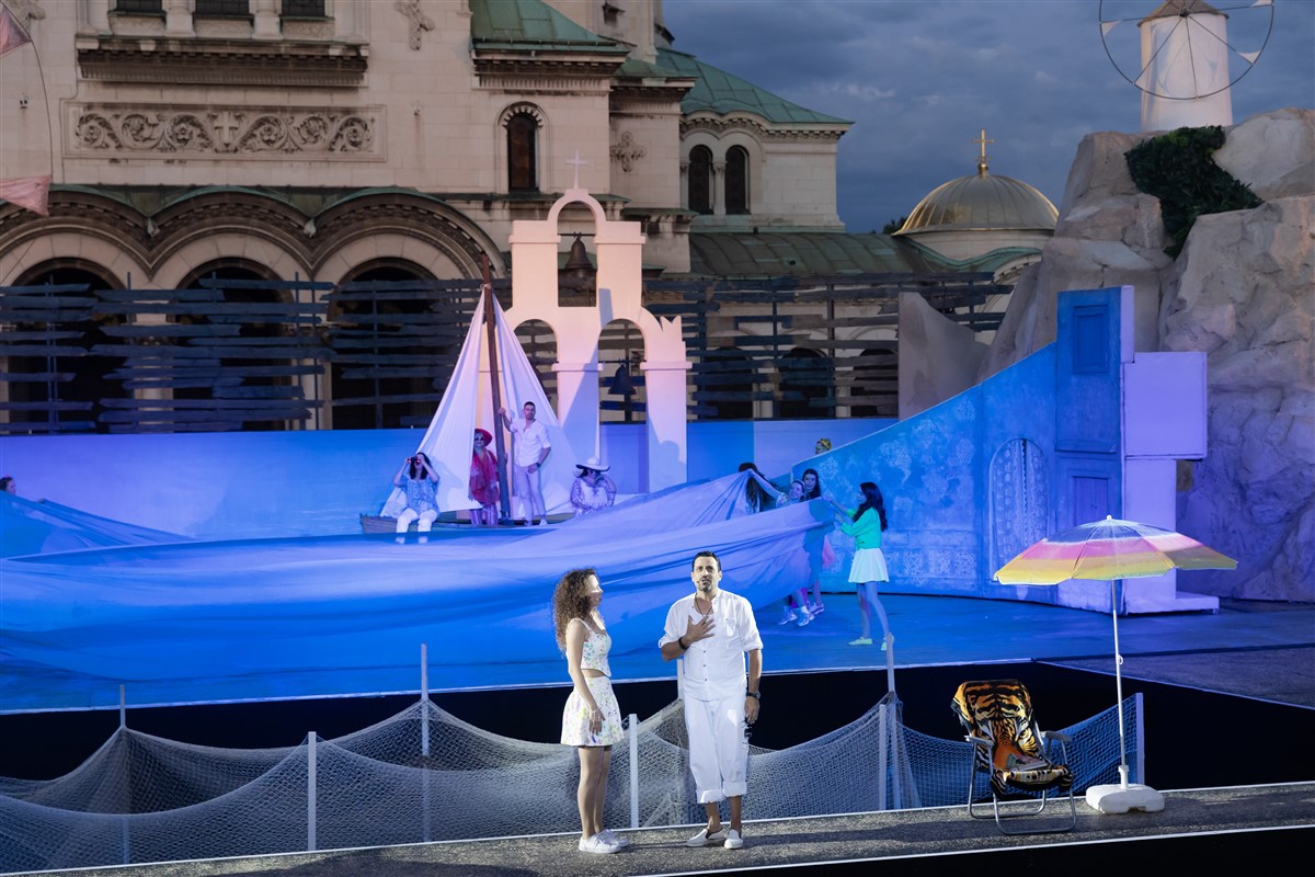 Снимка: MAMMA MIA! - ОПЕРА НА ПЛОЩАДА - пл. "Св.Александър Невски"
