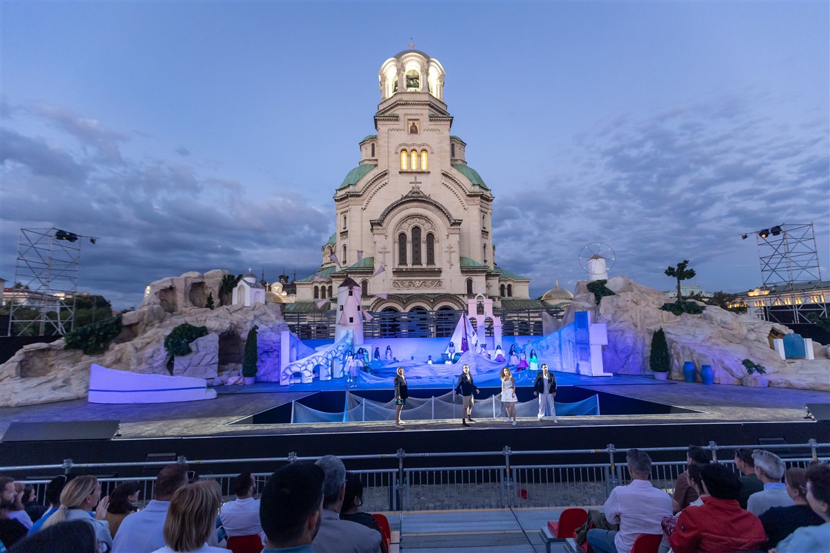 Снимка: MAMMA MIA! - ОПЕРА НА ПЛОЩАДА - пл. "Св.Александър Невски"