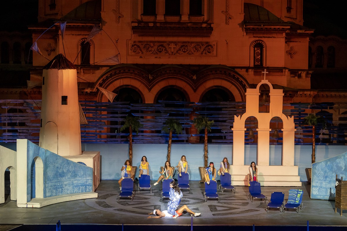 Снимка: MAMMA MIA! - ОПЕРА НА ПЛОЩАДА - пл. "Св.Александър Невски"