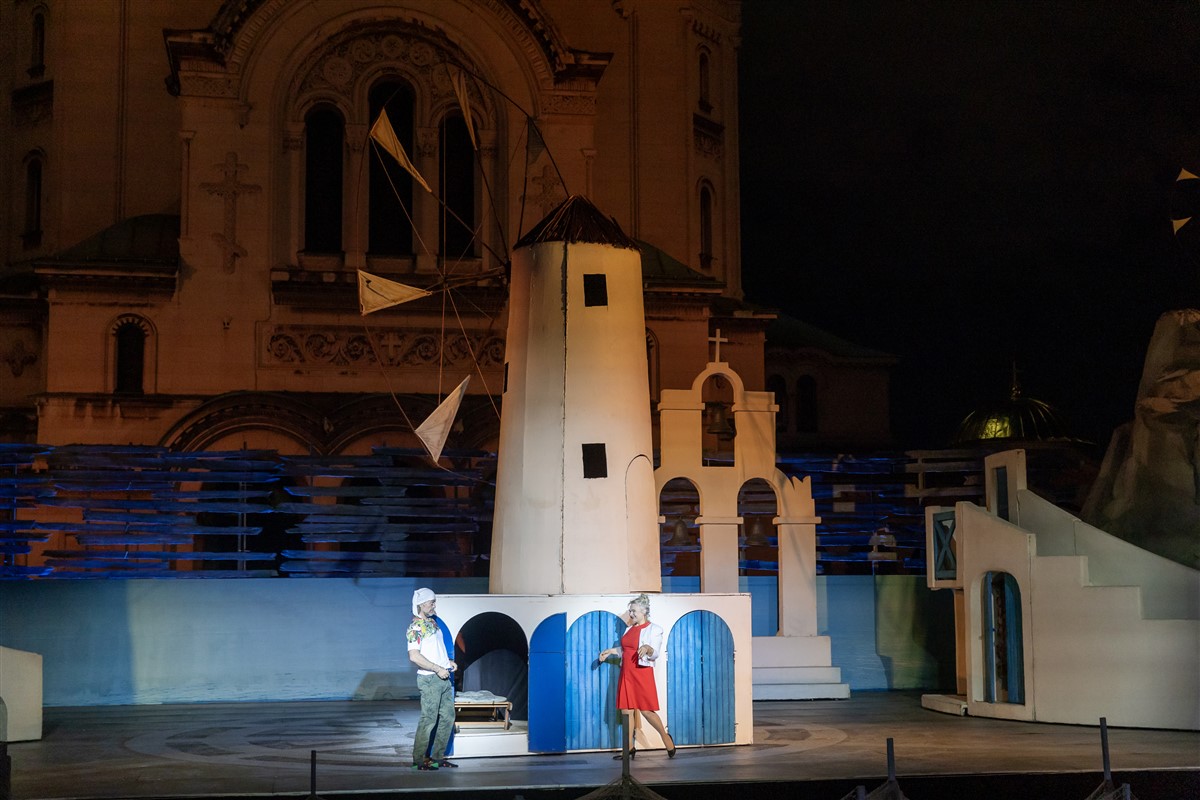 Снимка: MAMMA MIA! - ОПЕРА НА ПЛОЩАДА - пл. "Св.Александър Невски"