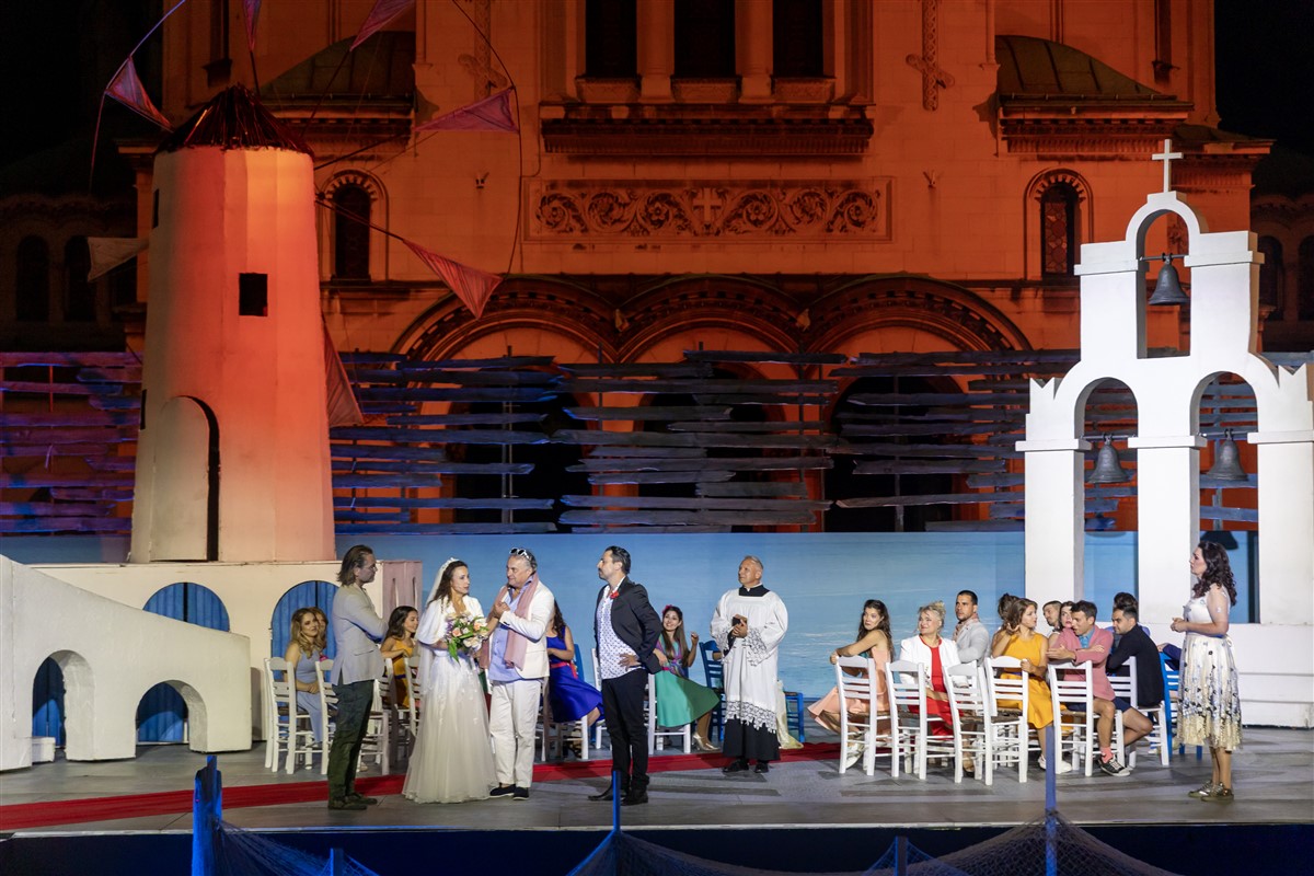 Снимка: MAMMA MIA! - ОПЕРА НА ПЛОЩАДА - пл. "Св.Александър Невски"