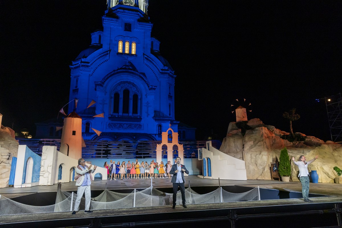 Снимка: MAMMA MIA! - ОПЕРА НА ПЛОЩАДА - пл. "Св.Александър Невски"